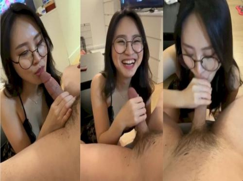 Beautiful girl who is skilled at sucking cock